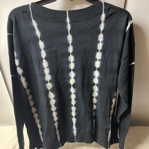 VINCE CAMUTO Women’s Small Rich Black Spring Safari Boat Neck Tie-Dyed Sweater - Picture 5 of 6